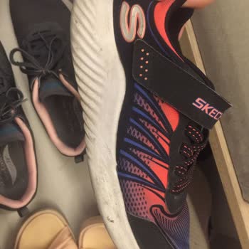 Skechers Ayakkabıların Altı Delindi Ama Üretim Hatası Yok Deniliyor