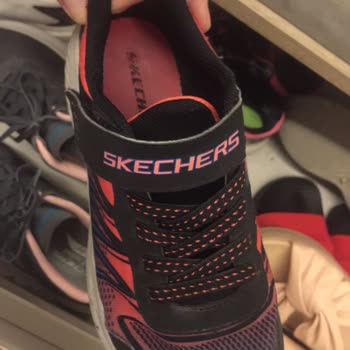 Skechers Ayakkabıların Altı Delindi Ama Üretim Hatası Yok Deniliyor