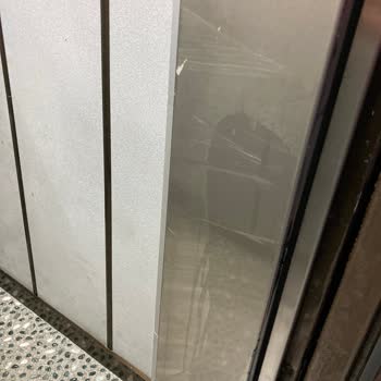 İSKİ Yetkilisi Asansörü WC İhtiyacı İçin Kullandı!