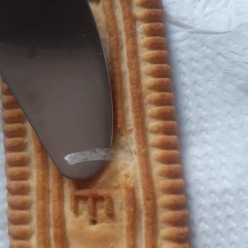 BİM'den Aldığım Bifa Süsse Bisküvinin İçinden Plastik Madde Çıkması