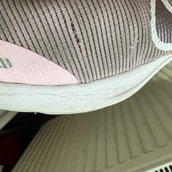 Nike DM-4194-600 Kız Yürüyüş Ayakkabısı 3 Ayda Parçalandı.