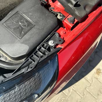 Renault Bakımda Kırılan Farlar!