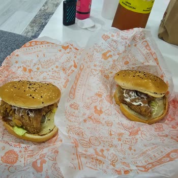Popeyes Hamburger Siparişi Alakasız