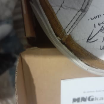 Nike Ayakkabı Da Oluşan Açılma Ve Çatlaklar