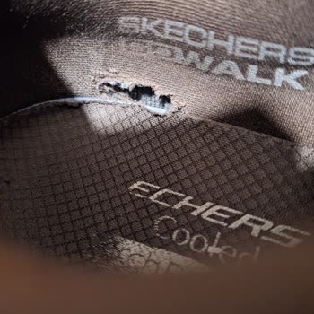 Skechers'dan Sağlam Aldığım Ayakkabısı Defolu Çıktı.