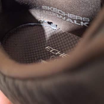 Skechers'dan Sağlam Aldığım Ayakkabısı Defolu Çıktı.