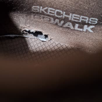 Skechers'dan Sağlam Aldığım Ayakkabısı Defolu Çıktı.