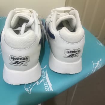 Reebok ve FLO Mağazacılık Defolu Ürün Yolluyor