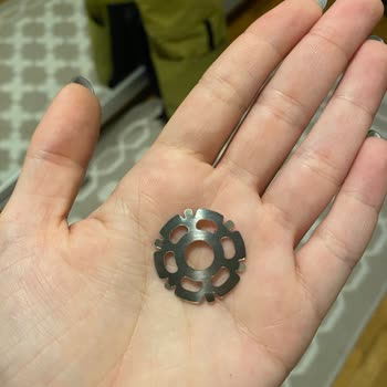 Arzum Saç Şekillendiricinin İçinden Metal Parça Düştü