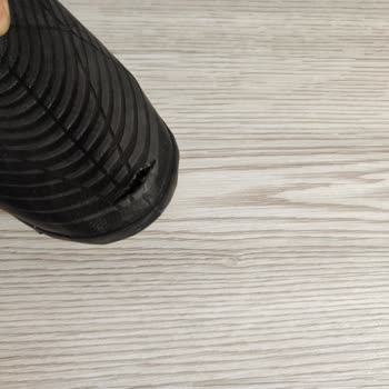 Adidas Ayakkabı Aldım 2 Ay Kullanıldı Darbe Almadı Yırtıldı