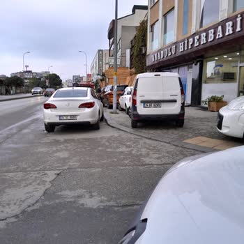 İbb Kaldırımların Otopark Olarak Kullanılması