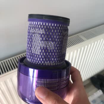 Dyson V12 Detect Slim Absolute Dikey Süpürge Filtre Temizliği