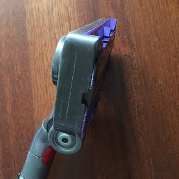 Dyson Kablolu Elektrik Süpürgesi Ve V8 Başlığı Ve Bataryası