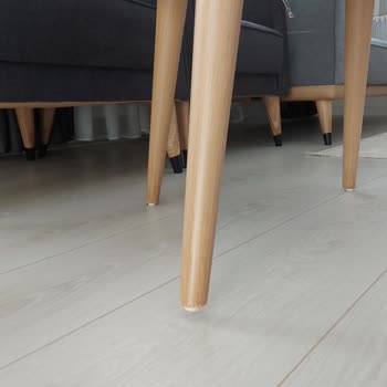 İstikbal Teslim Edilen Sandalyelerimin Ayakları Kısa Sallanıyor