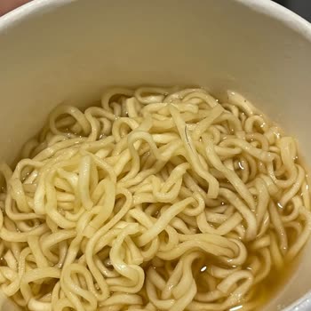 indomie Üründen Kıl Çıktı
