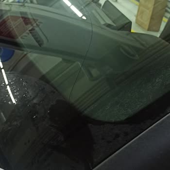 Nazer Otomotiv Yeni Değişen Camdan Hızla Yayılan Çatlak