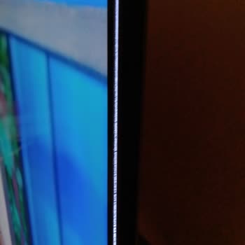 Samsung TV LCD Ekranın Panelden Ayrılması