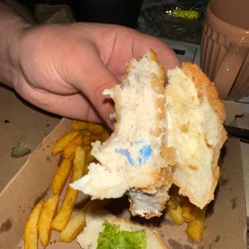 Burger Yiyelim Yemek İçerisinde Yabancı Madde