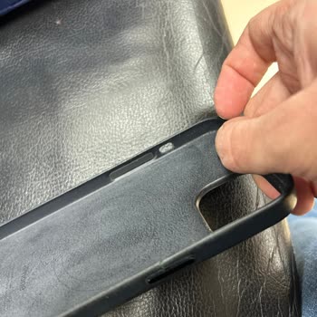 Troy Apple Mağazası Kırılmaz Cam Takarken Deri Magsafe Kılıfımı Yırttı