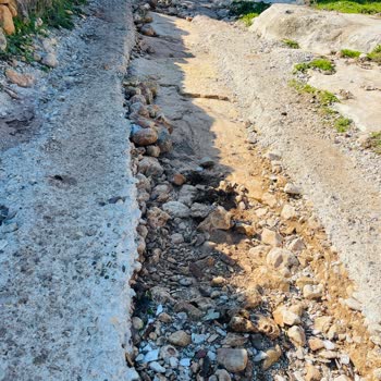Karayolları Genel Müdürlüğü Bizim Köyün Yolu Çukurlu Bu Halde Acil Yardım