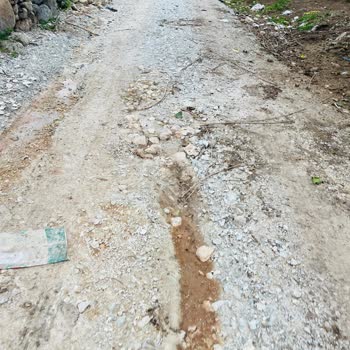 Karayolları Genel Müdürlüğü Bizim Köyün Yolu Çukurlu Bu Halde Acil Yardım