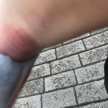 Elle Ayakkabı Ayakkabı Vurması Hakkında