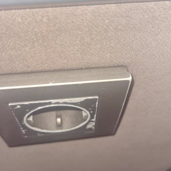 Kamil Koç Konforu Kaybetti: Prizler Bozuk, İçecek Yok!