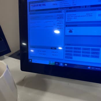 English Home Mağaza Çalışanının Umursamazlığı