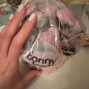 ÇiçekSepeti Yenilebilir Çiçek, Yenilebilir Gibi Görünmüyor!