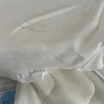 İşbir Yatak Kiki Bebek Yatağı Lekeli Ve İşçilik Hatası