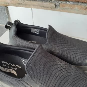 Skechers'den Aldığım Ayakkabı Yırtıldı.