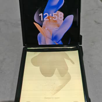 Samsung Z Flip 4 Sürekli Ekran Bozulması