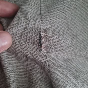Pierre Cardin Giyim Pantolonun Dikiş Açılması