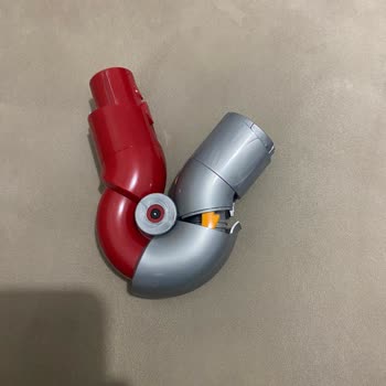 Dyson Mobilya Altı Adaptörü Kırıldı