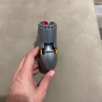 Dyson Mobilya Altı Adaptörü Kırıldı