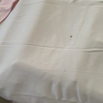 Ebebek Üzeri Kanlı Ve Kullanılmış Battaniye Gönderdi.