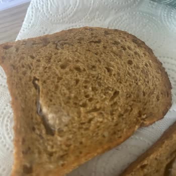 UNO Ekmek Ekmeğin İçinden Çıkan Naylon