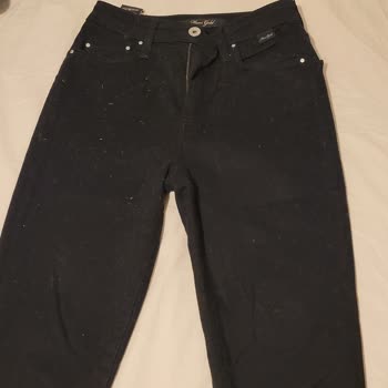 Mavi Siyah Pantolonun Toz Toplaması