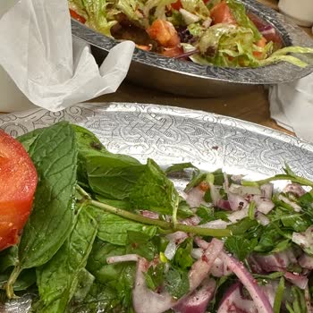 Bişirici Kebap Asık Suratlı Personel, Hijyenik Olmayan Yemek