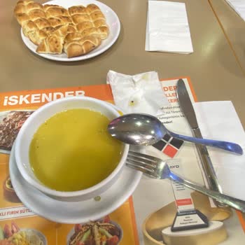 HD İskender'de Böcekli Çorba Hayal Kırıklığı!