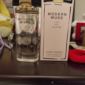 Estee Lauder Bayat Parfüm Göndermiş