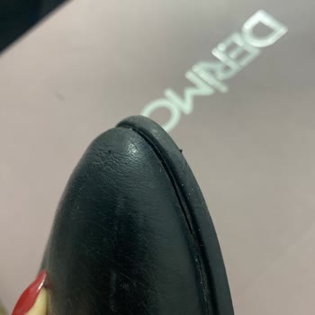 Derimod Açılan Ayakkabının Çalışandan Ötürü Yanlış Bilgi Verilmesi