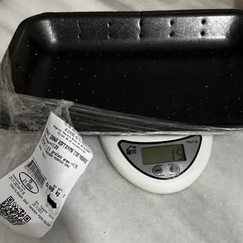 Metro Market Kıymayı Darasını Almadan Paketliyor