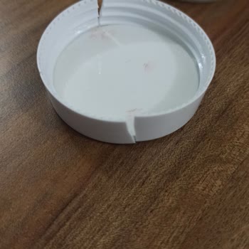 Gratis Kapağı Kirik Krem Bee Beauty