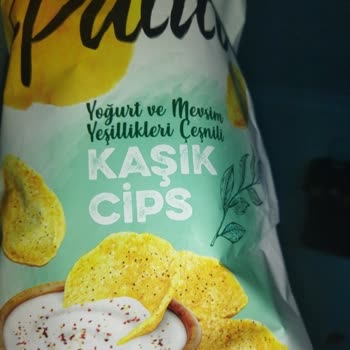 BİM Cips Kabının İçinden Cips Çıkması Gerekirken İnce Plastik Boru Çıkması