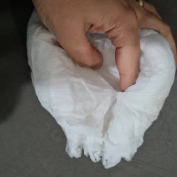 Baby Turco Bezin İçinde Yapışkan Bir Madde Plastik Gibi