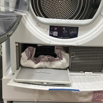 Electrolux Kurutma Makinesinin Altından Su Gelmesi