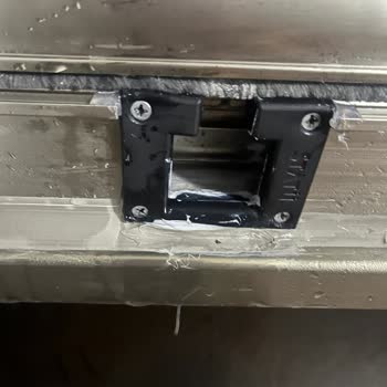 Albert Genau Statü Su Alıyor