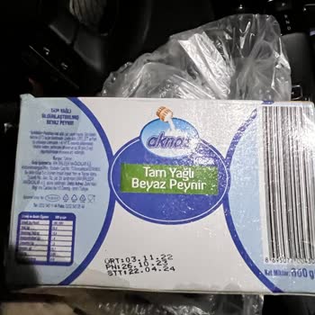 Aknaz Tam Yağlı Küflü Peynir Hakkında