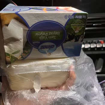 Aknaz Tam Yağlı Küflü Peynir Hakkında